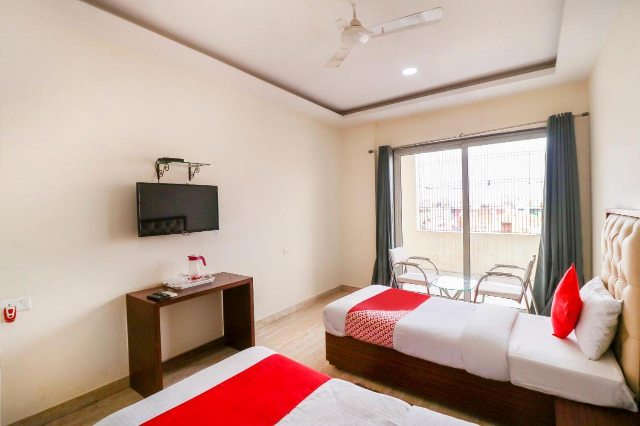 Oyo Flagship 69860 Mastana Palace Hotel Varanasi Exterior photo