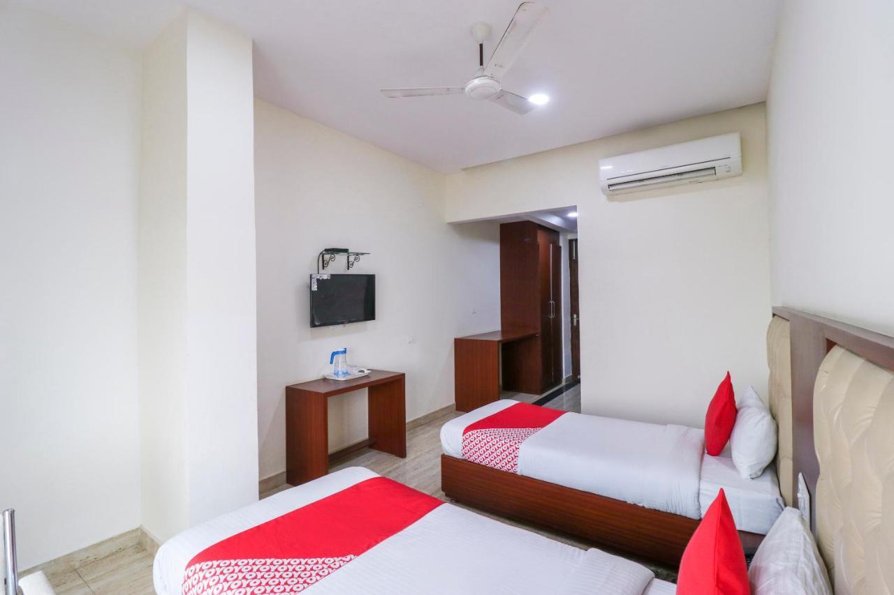 Oyo Flagship 69860 Mastana Palace Hotel Varanasi Exterior photo