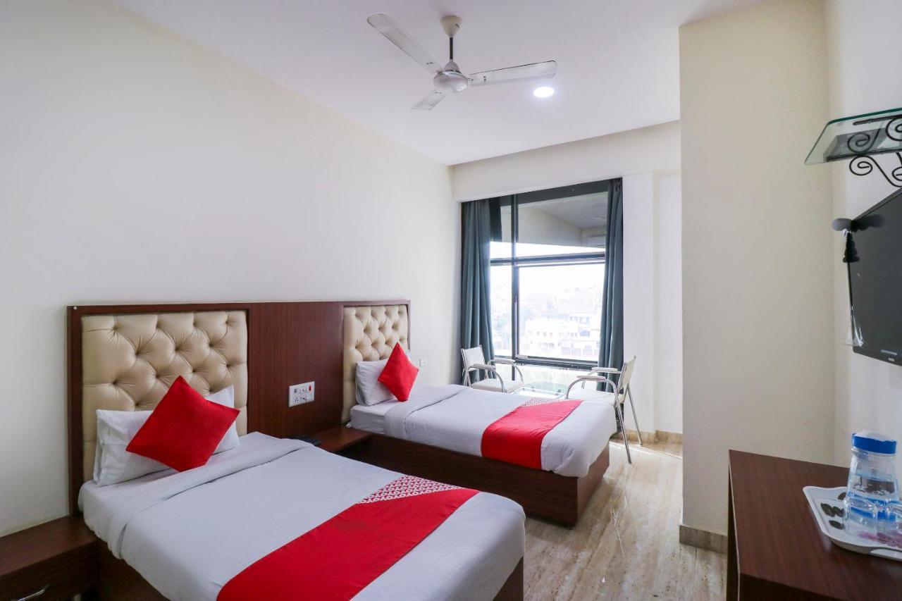 Oyo Flagship 69860 Mastana Palace Hotel Varanasi Exterior photo