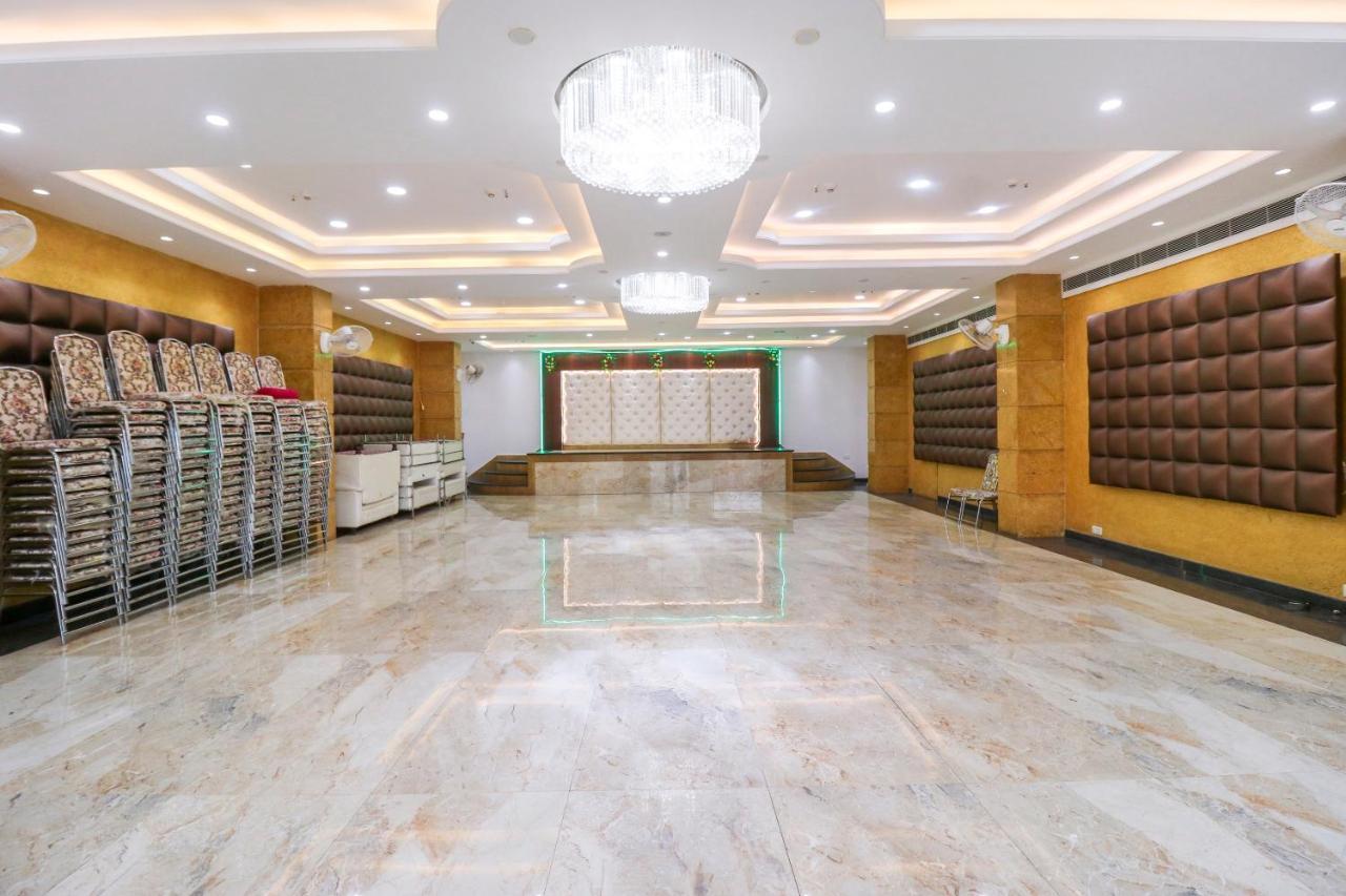 Oyo Flagship 69860 Mastana Palace Hotel Varanasi Exterior photo