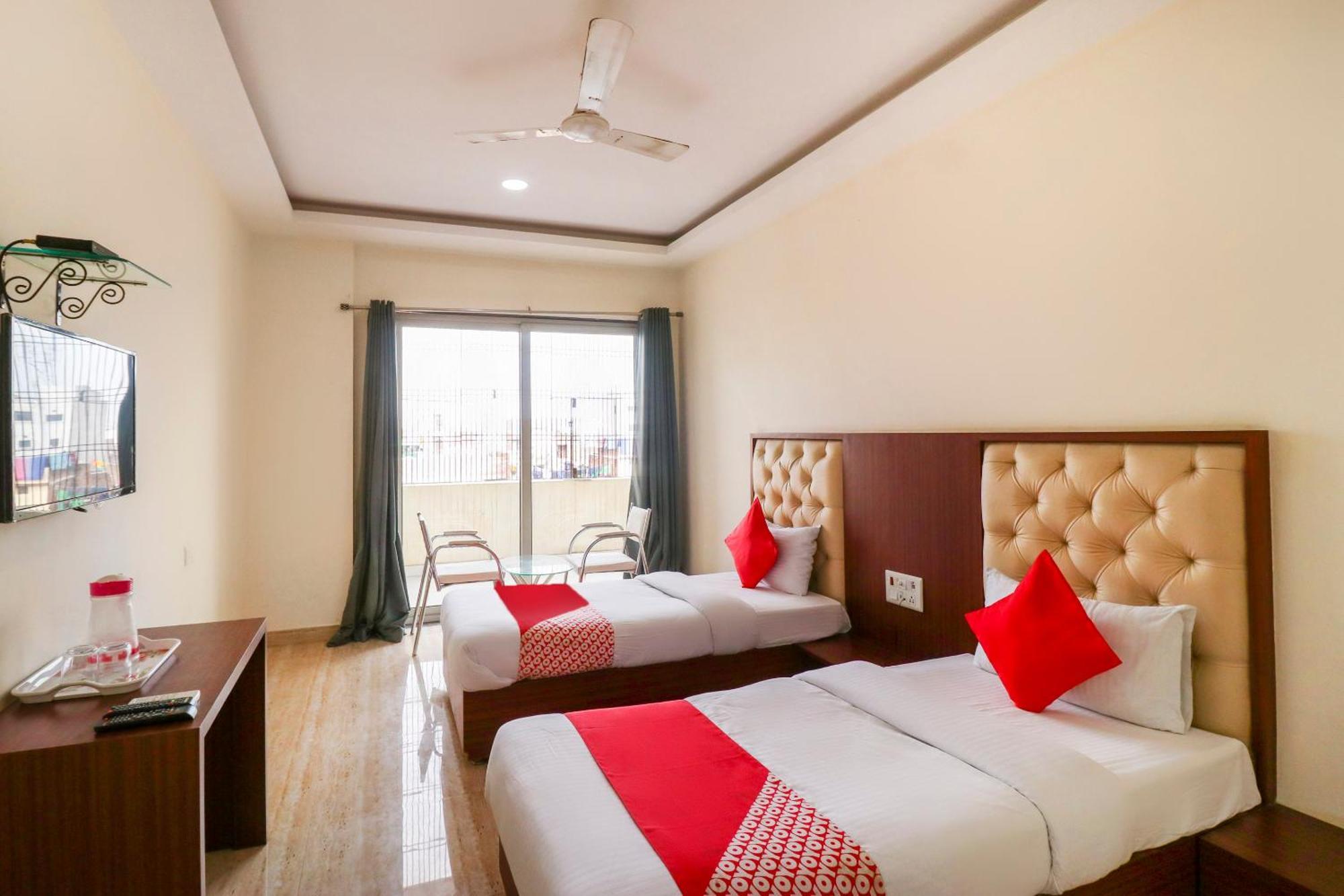 Oyo Flagship 69860 Mastana Palace Hotel Varanasi Exterior photo