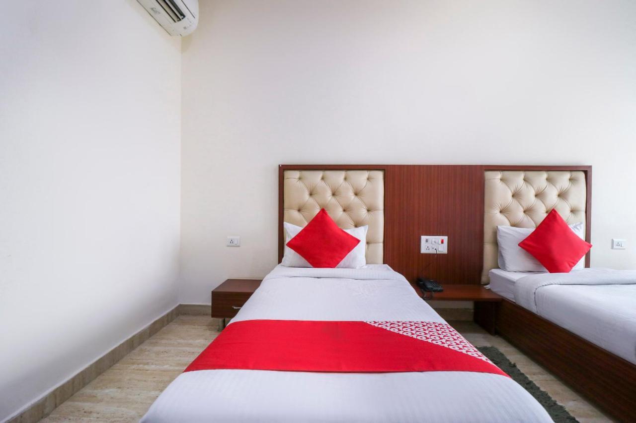 Oyo Flagship 69860 Mastana Palace Hotel Varanasi Exterior photo